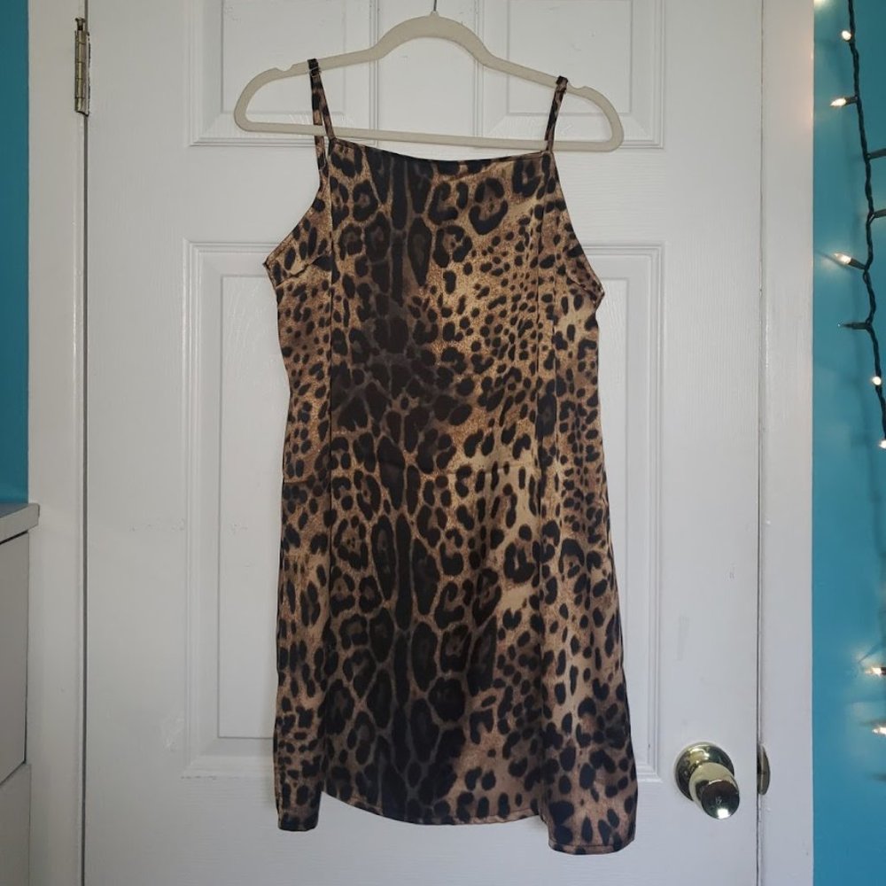 5/ $30 NWT Leopard Print Silk Dress